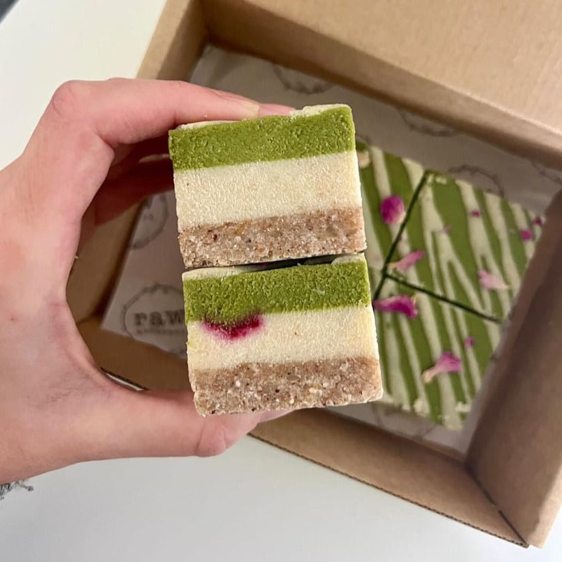 Matcha Raspberry Godis Matcha Raspberry White Chocolate Slice – RawGoodness